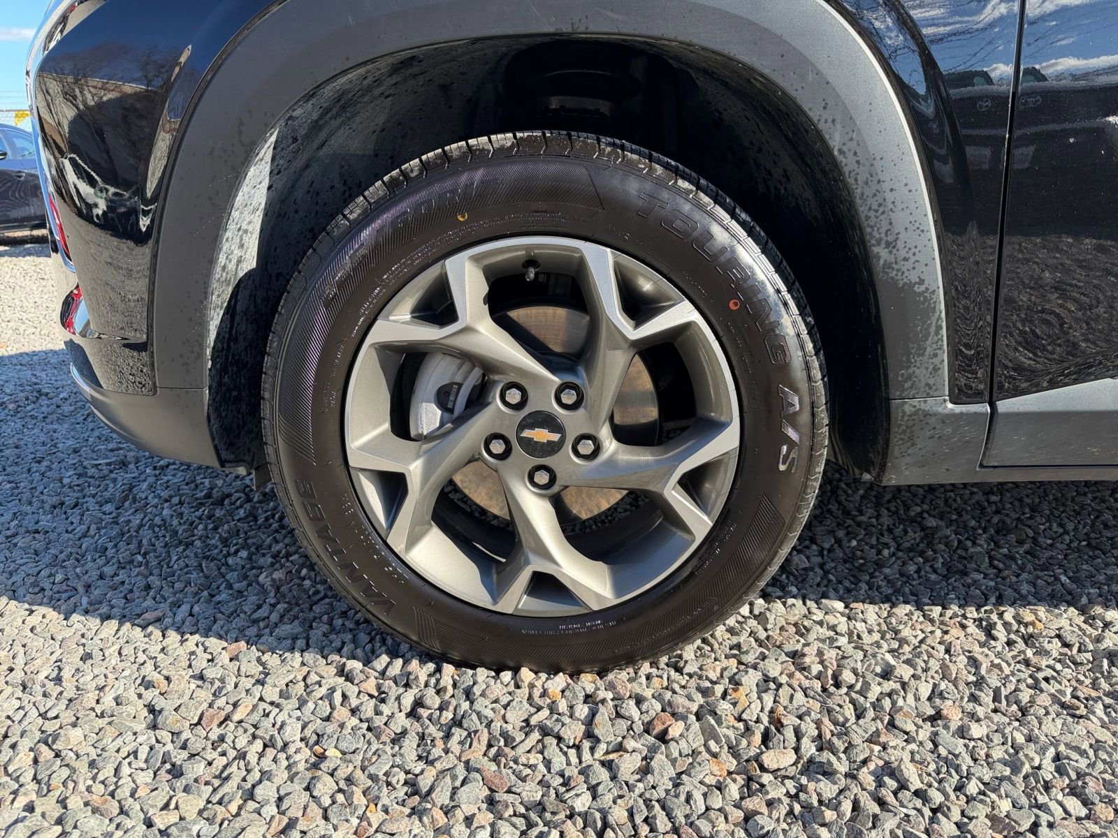 Used 2025 Chevrolet Trax LT w/ LT Convenience Package image 28