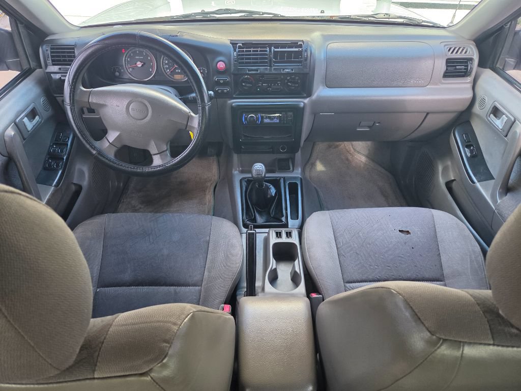Used 2003 Isuzu Rodeo S RWD image 32