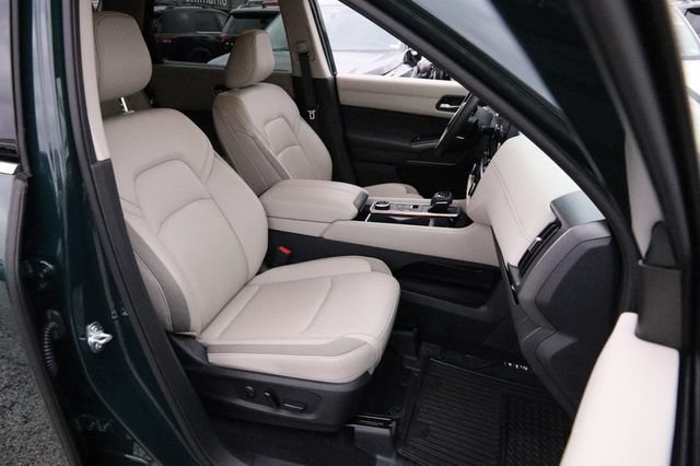 Certified 2025 Nissan Pathfinder SL AWD/4WD image 30