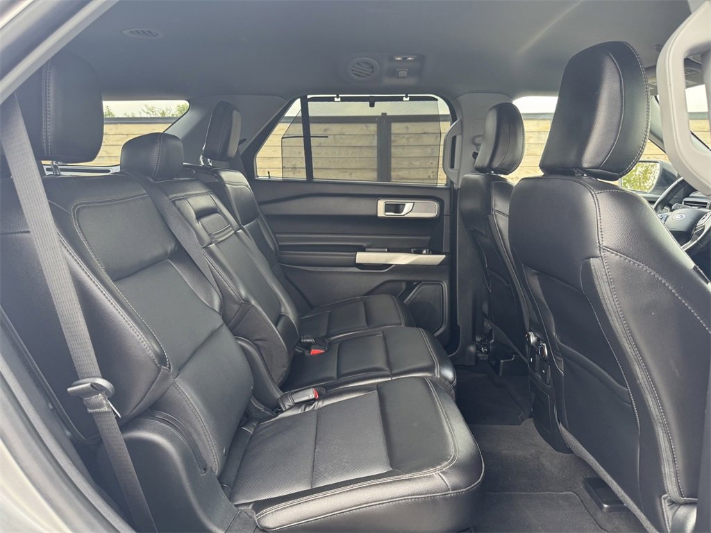 Used 2022 Ford Explorer Limited image 13