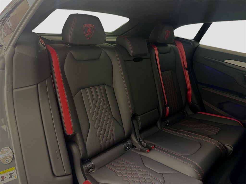 Used 2025 Lamborghini Urus SE image 31