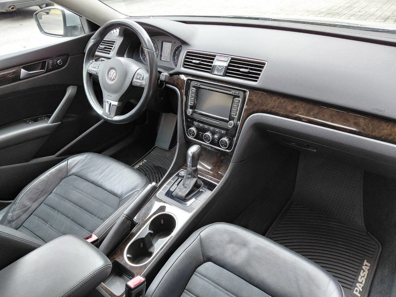 Used 2014 Volkswagen Passat TDI SEL Premium image 14