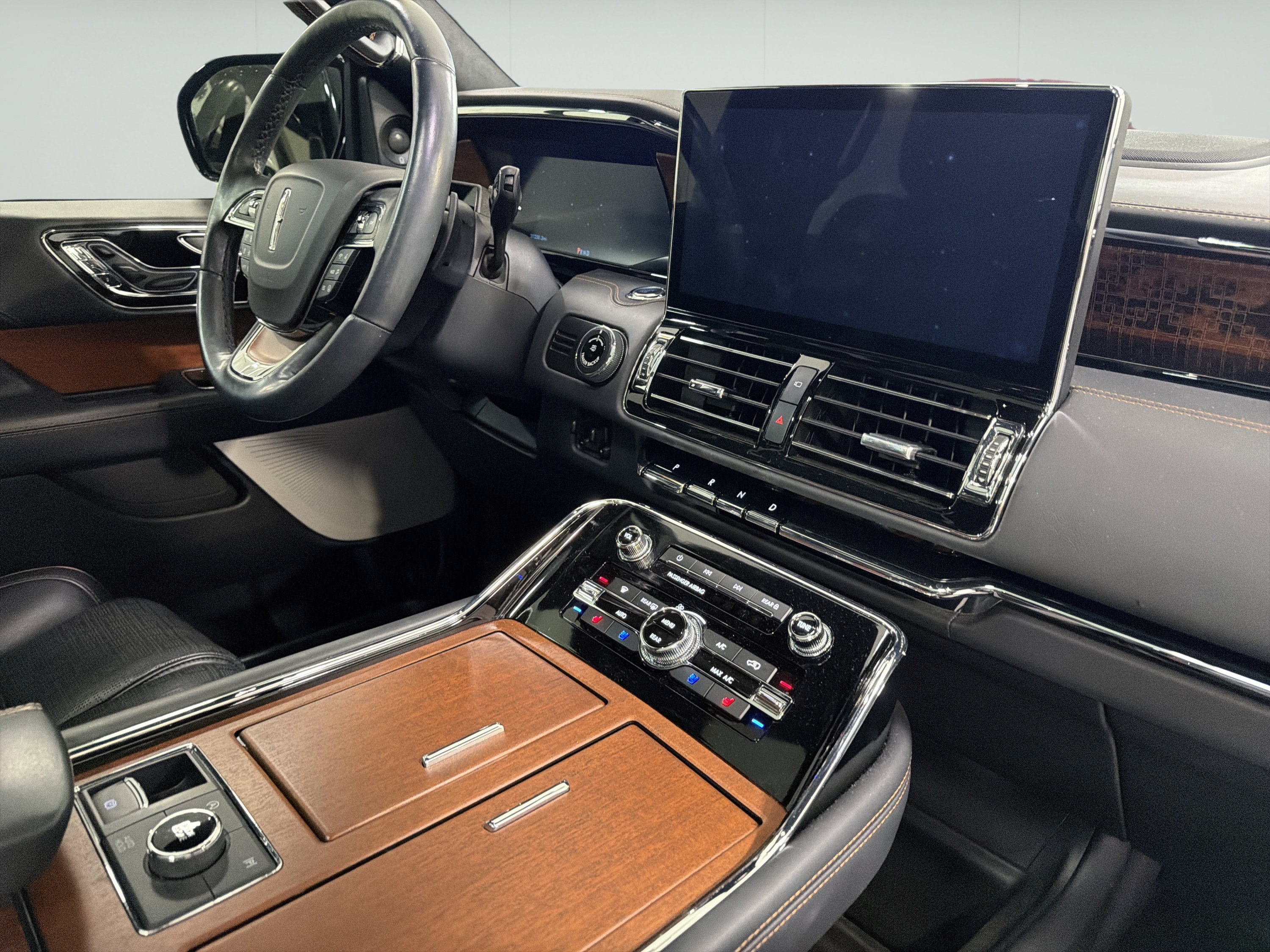 Used 2024 Lincoln Navigator L Black Label AWD/4WD image 16