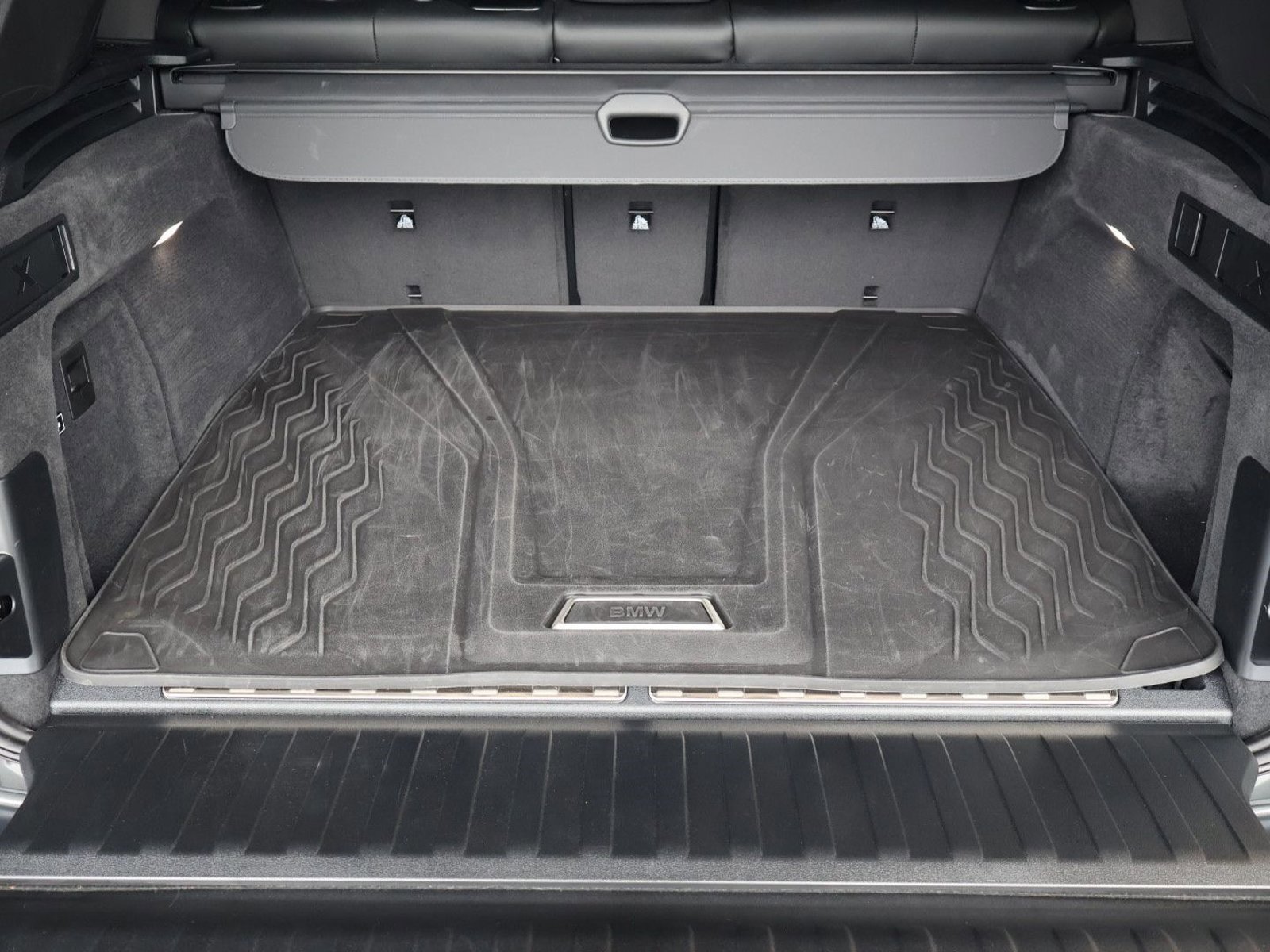 Used 2025 BMW X5 xDrive50e w/ Executive Package image 22