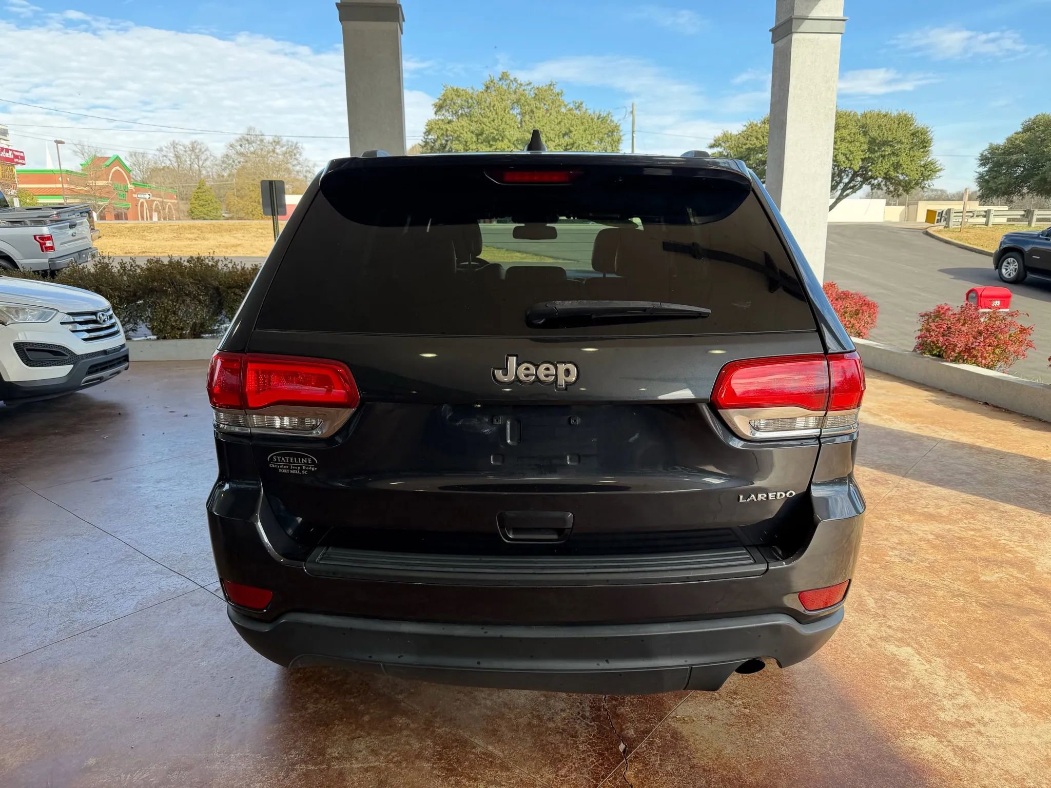 Used 2015 Jeep Grand Cherokee Laredo w/ Quick Order Package 23E image 5