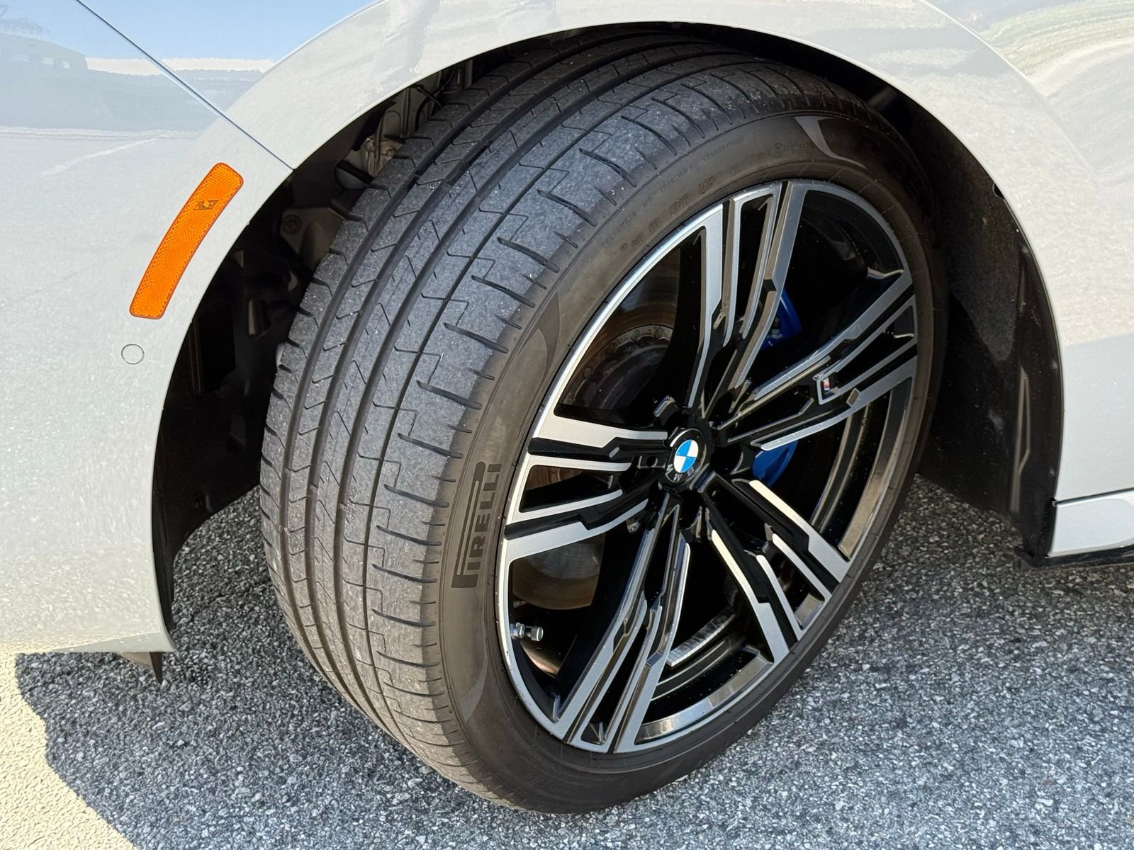 Used 2025 BMW i7 eDrive50 w/ M Sport Package image 19