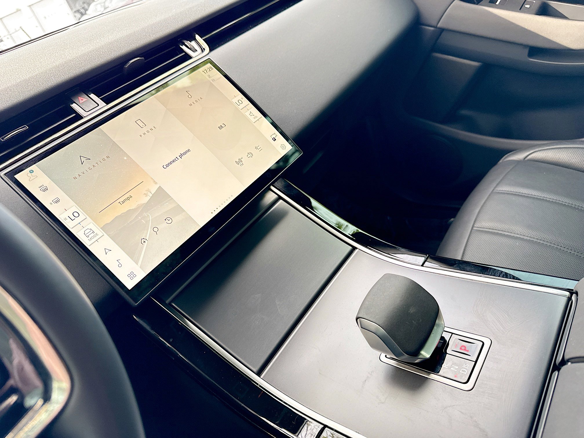 Used 2026 Land Rover Range Rover Evoque S image 27