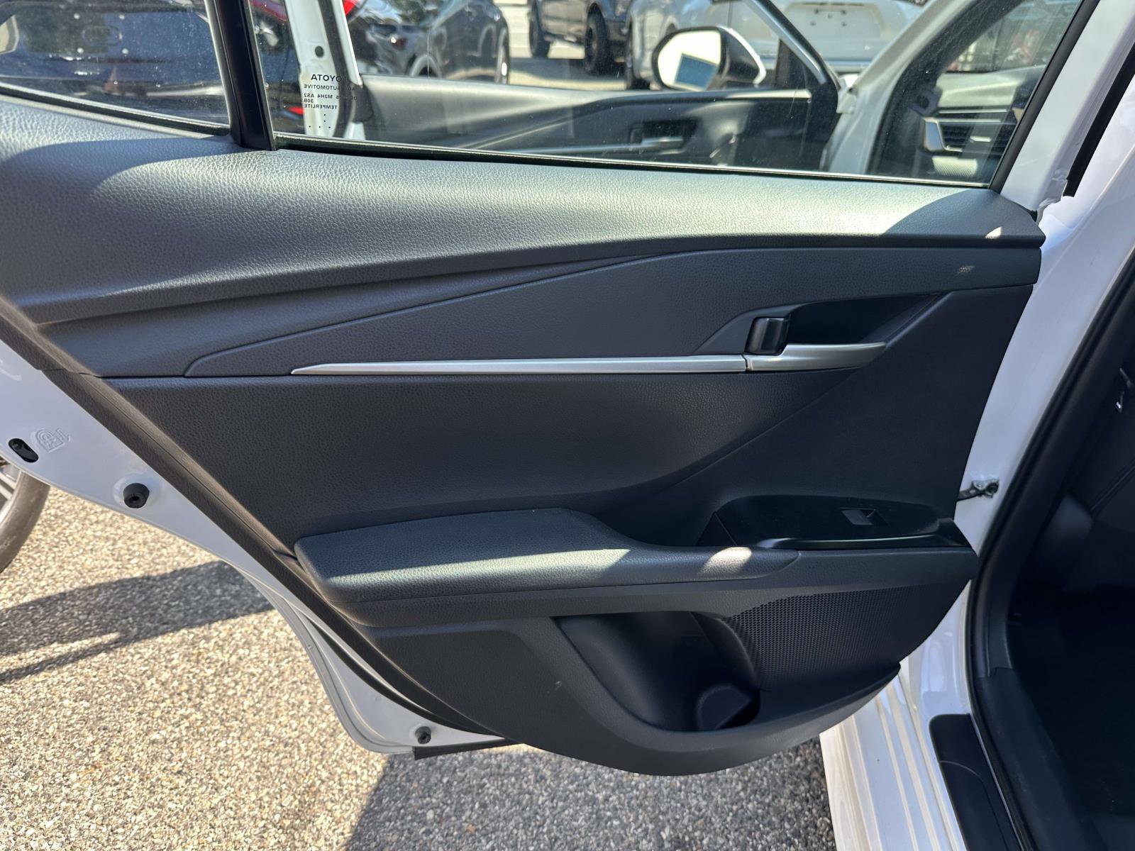 Used 2025 Toyota Camry SE image 17