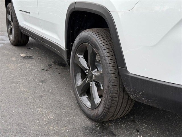 New 2025 Jeep Grand Cherokee L Limited w/ Black Appearance Package image 6