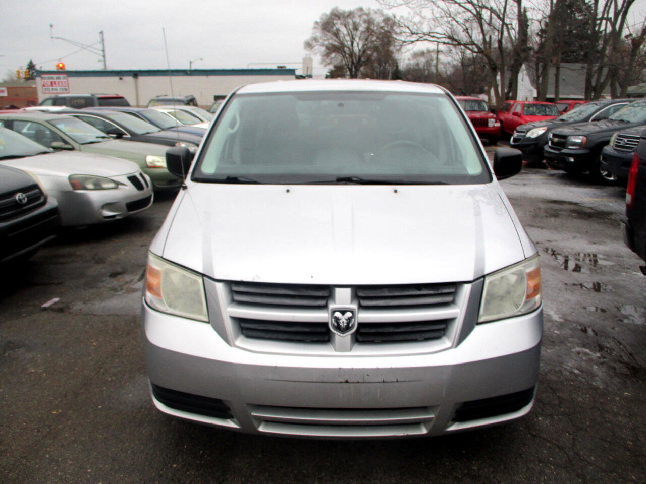 Used 2010 Dodge Grand Caravan SE image 3