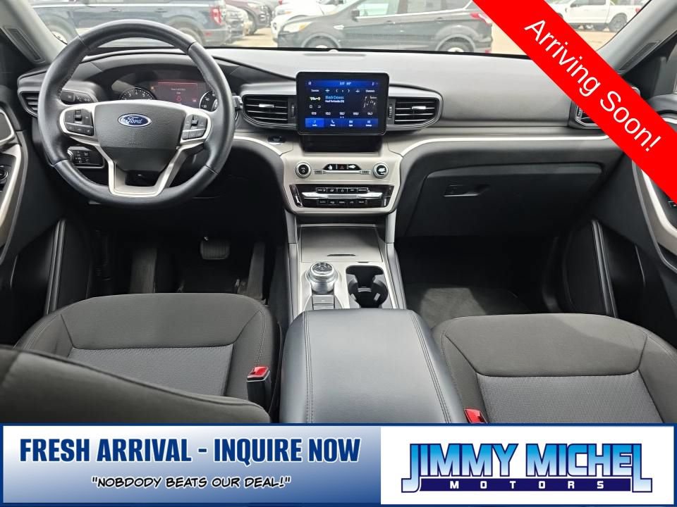Used 2023 Ford Explorer XLT AWD/4WD image 6