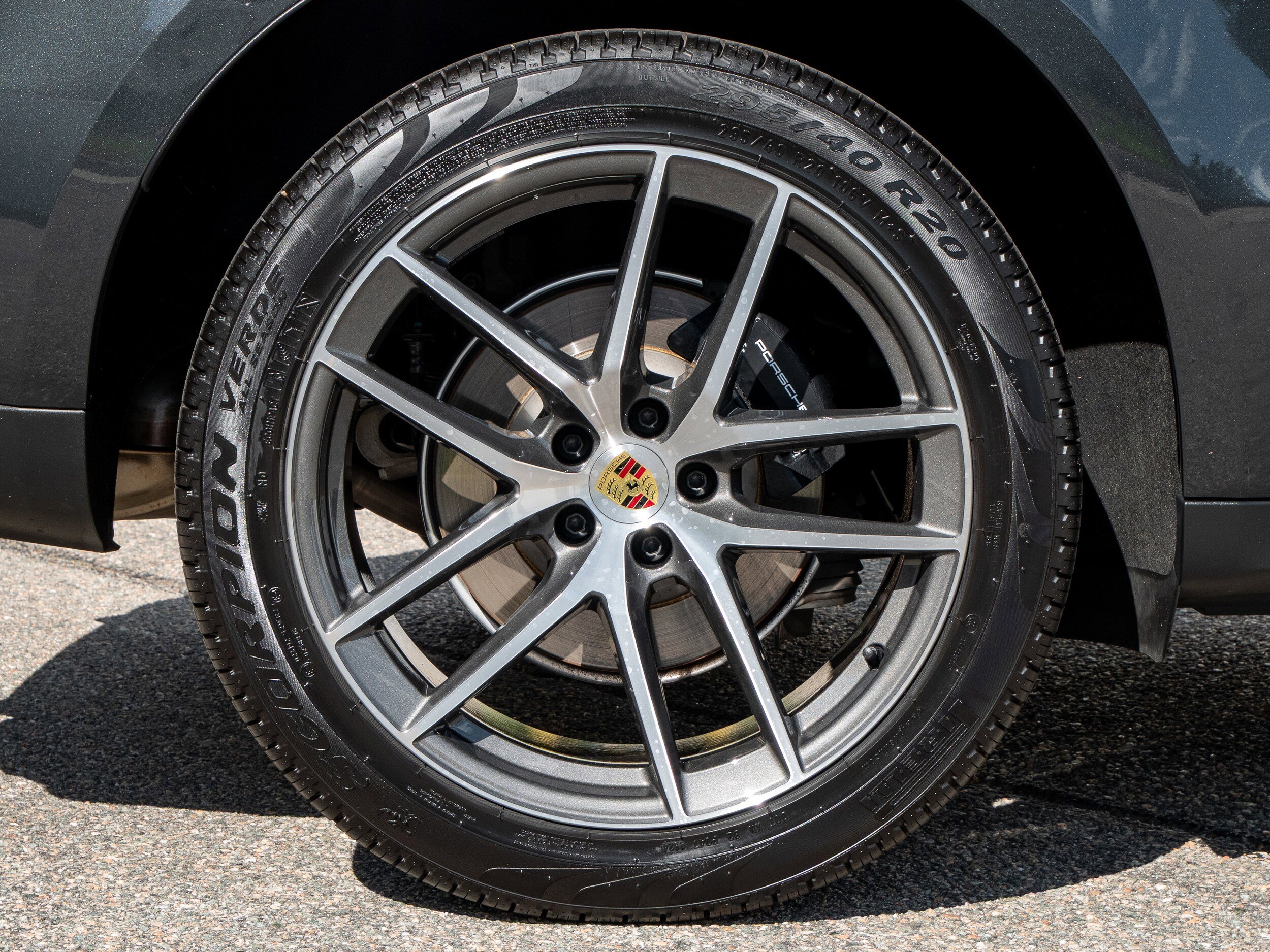 Certified 2025 Porsche Macan AWD/4WD image 16