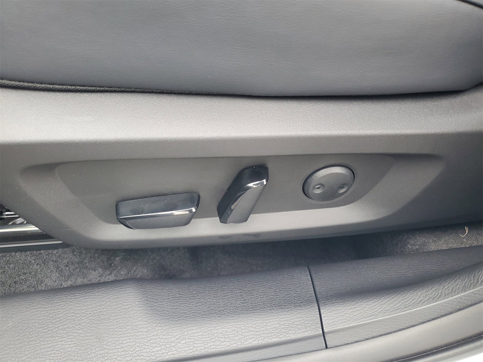 New 2026 Mitsubishi Outlander SE image 7