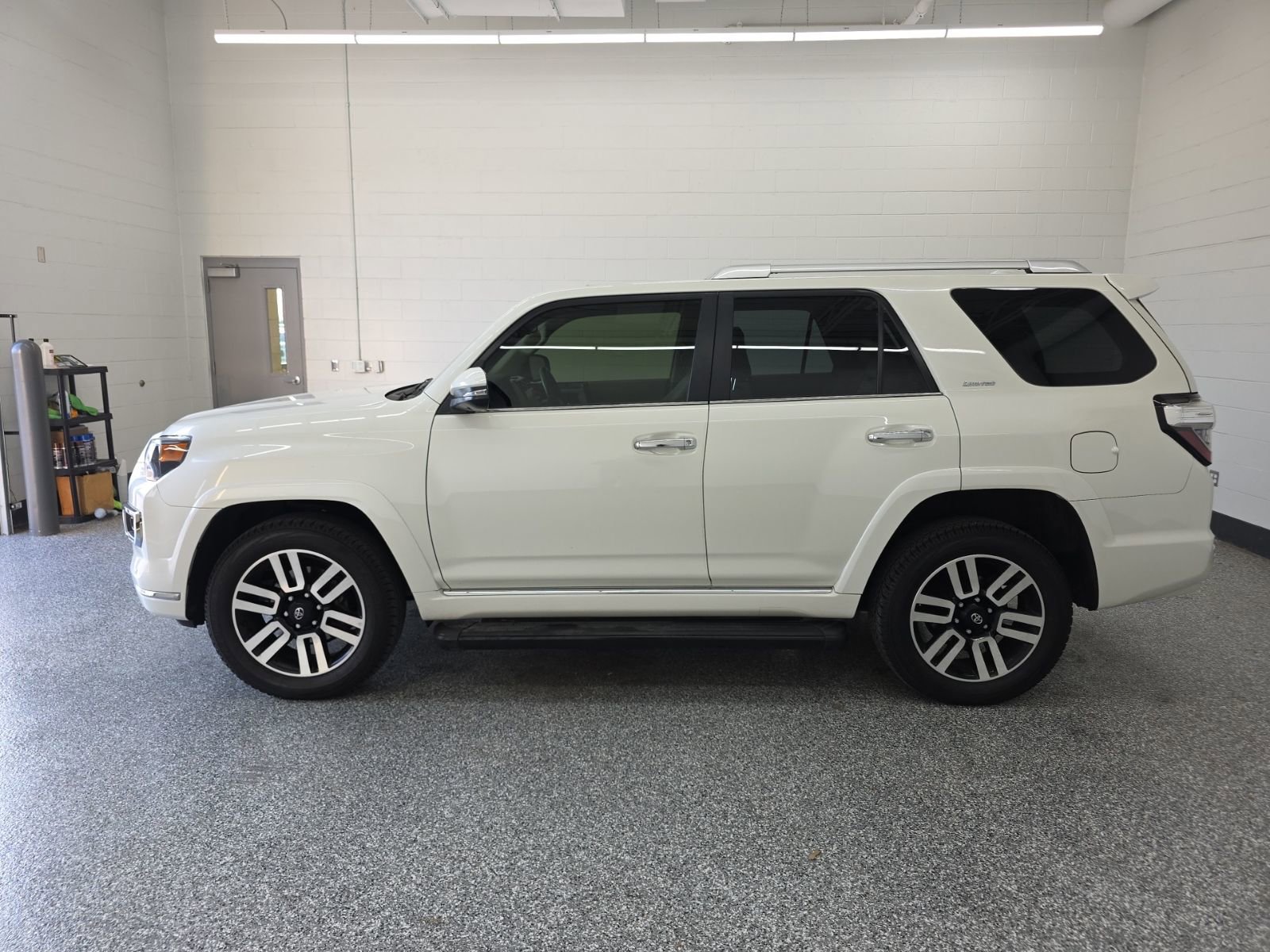 Used 2023 Toyota 4Runner Limited image 2