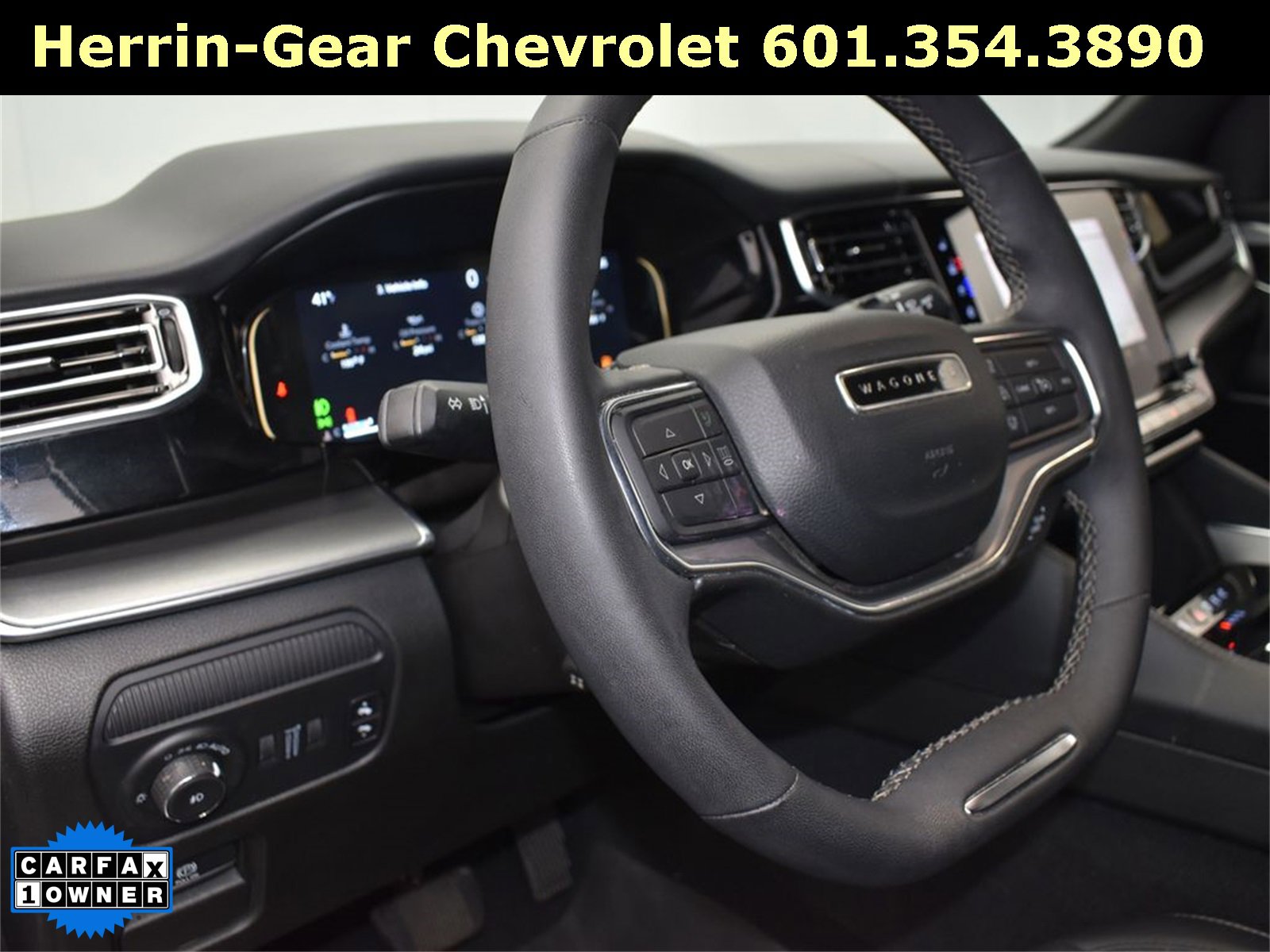 Used 2024 Jeep Wagoneer L Series II image 12