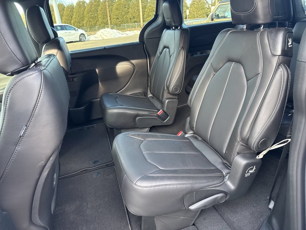 New 2026 Chrysler Pacifica Select AWD/4WD image 21