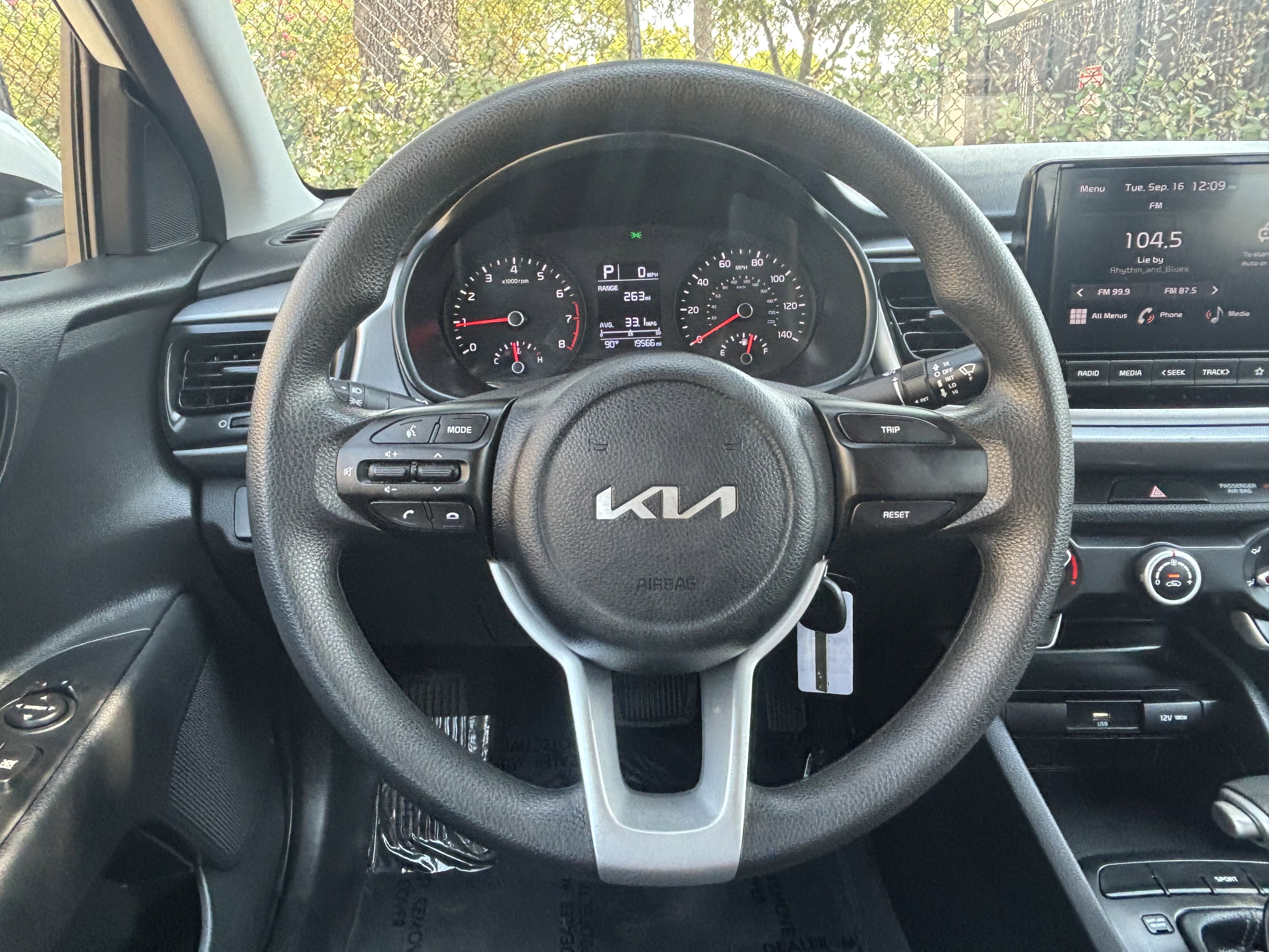Used 2023 Kia Rio LX image 22