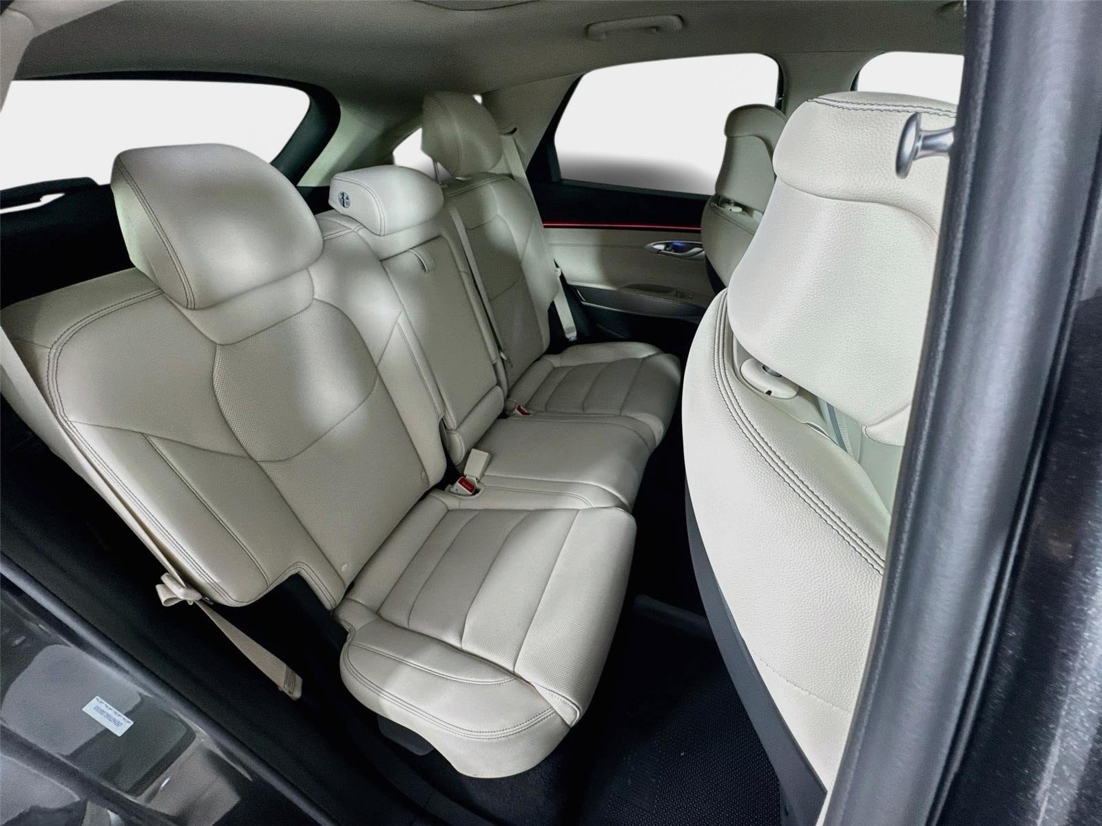 New 2027 Genesis GV70 2.5T Select AWD/4WD image 28