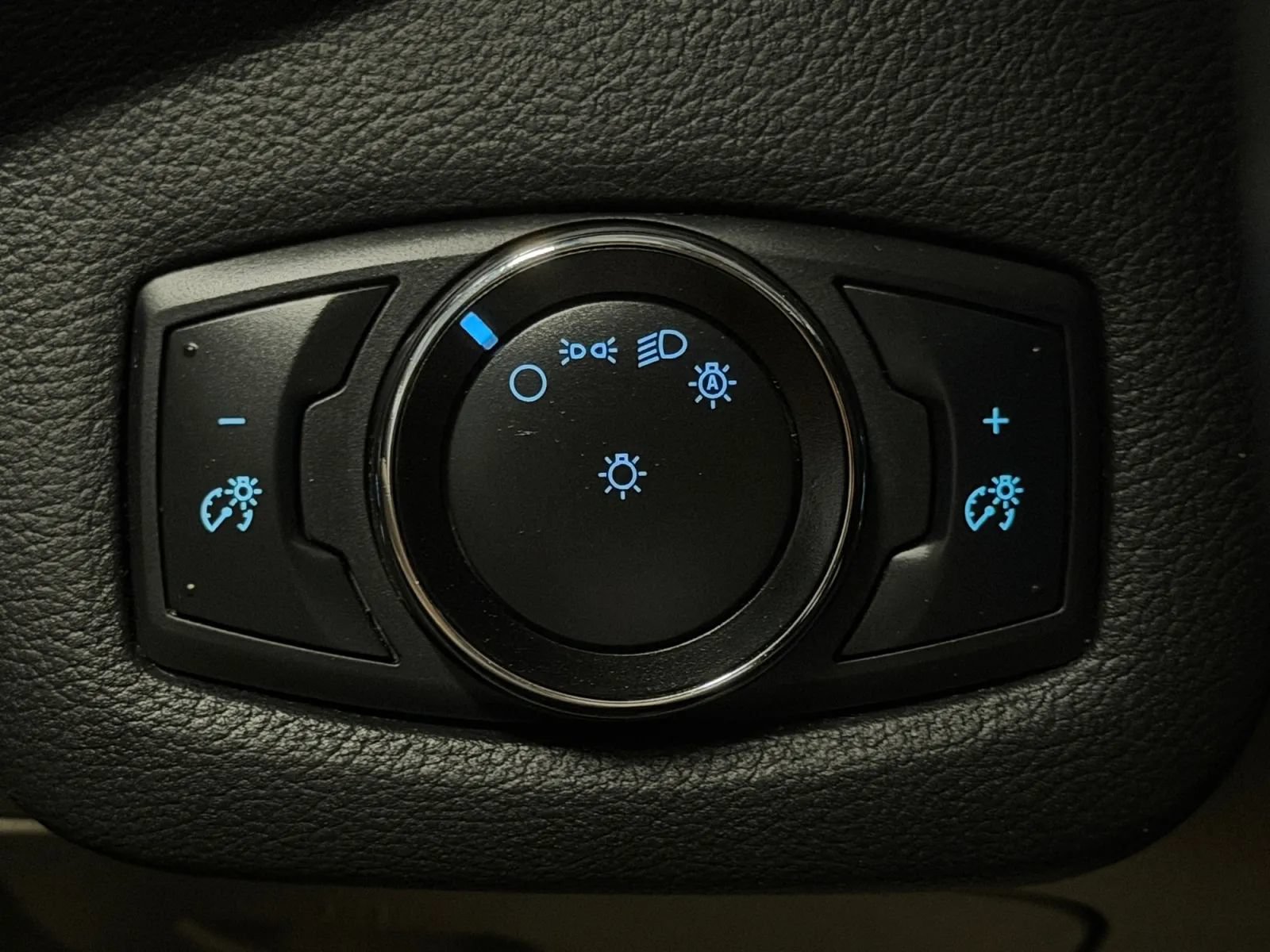 Used 2013 Ford C-MAX SE FWD image 39