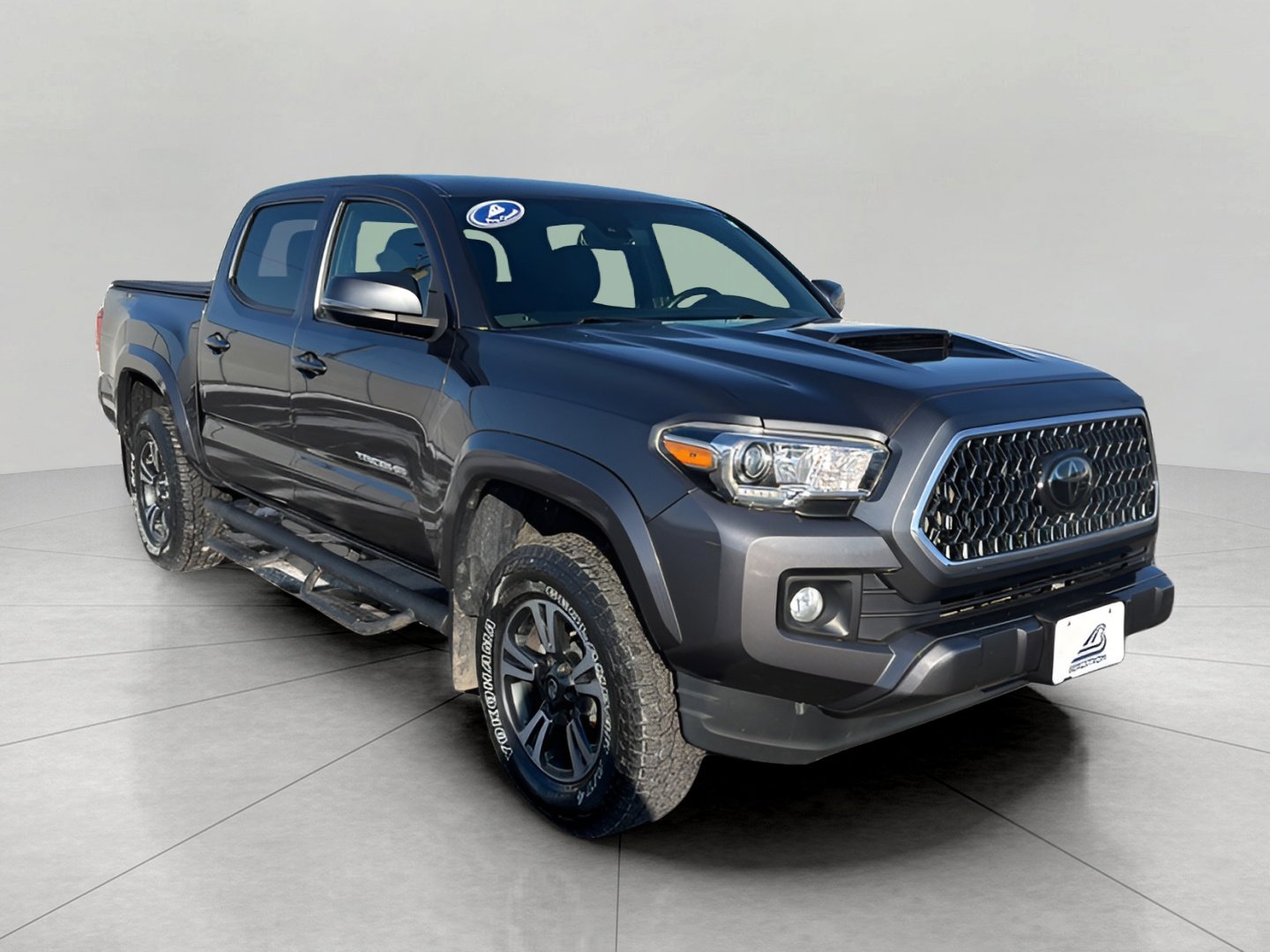 Used 2018 Toyota Tacoma TRD Sport image 1
