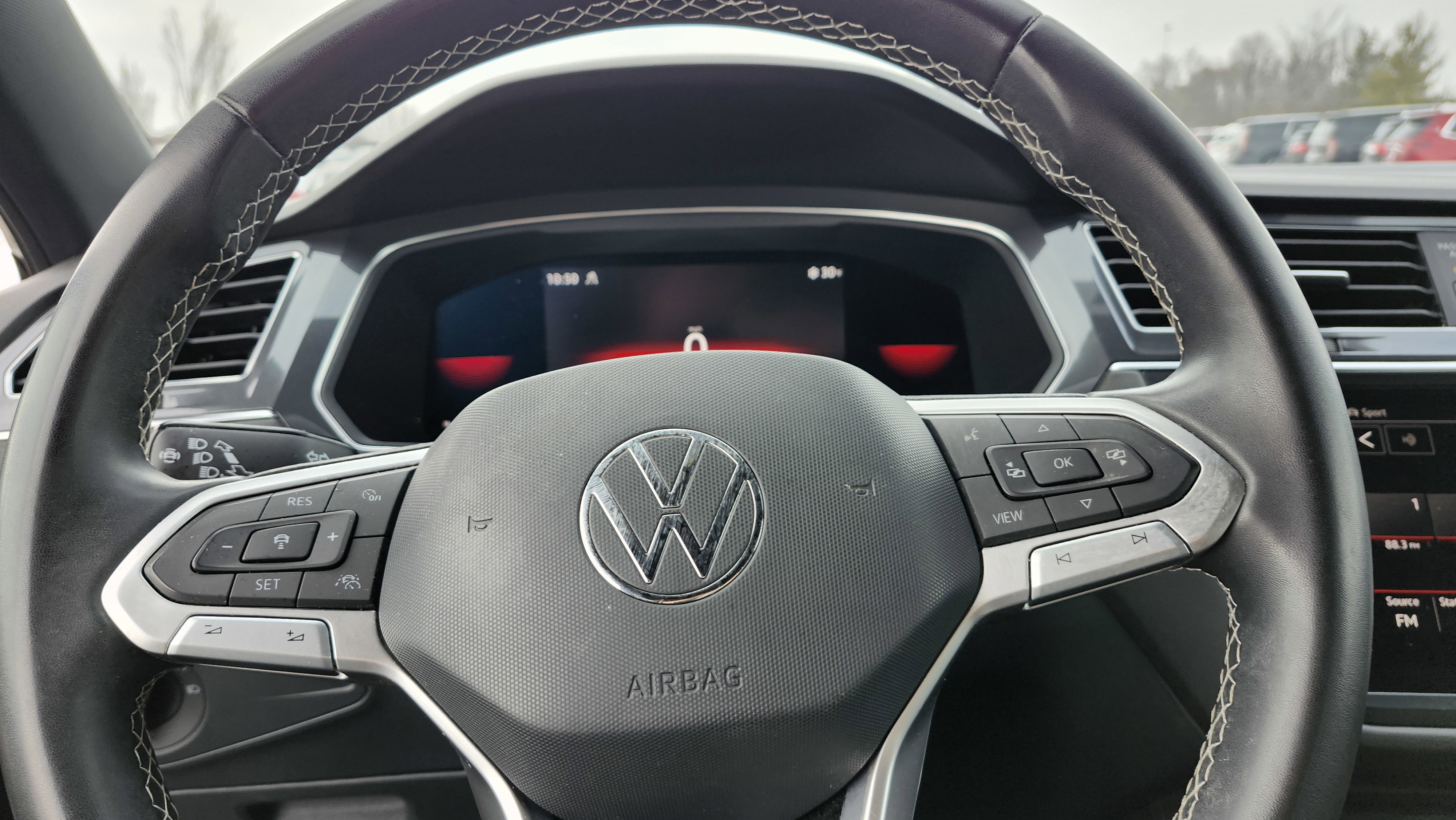 Used 2023 Volkswagen Tiguan SE R-Line image 26