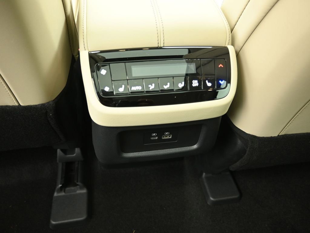 Certified 2025 INFINITI QX60 Luxe image 24