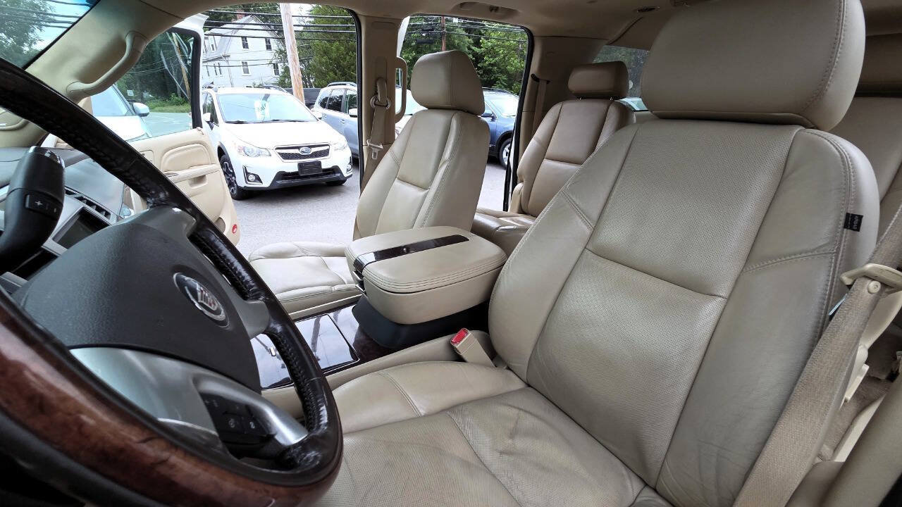 Used 2010 Cadillac Escalade ESV Luxury AWD/4WD image 28