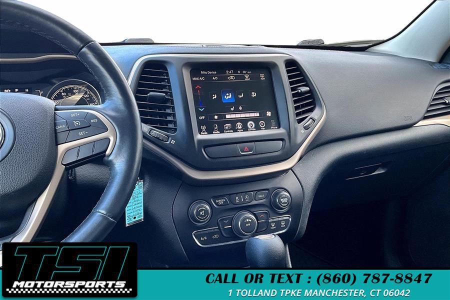 Used 2016 Jeep Cherokee Latitude w/ Cold Weather Group image 6