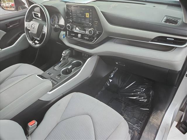 Used 2021 Toyota Highlander LE AWD/4WD image 28