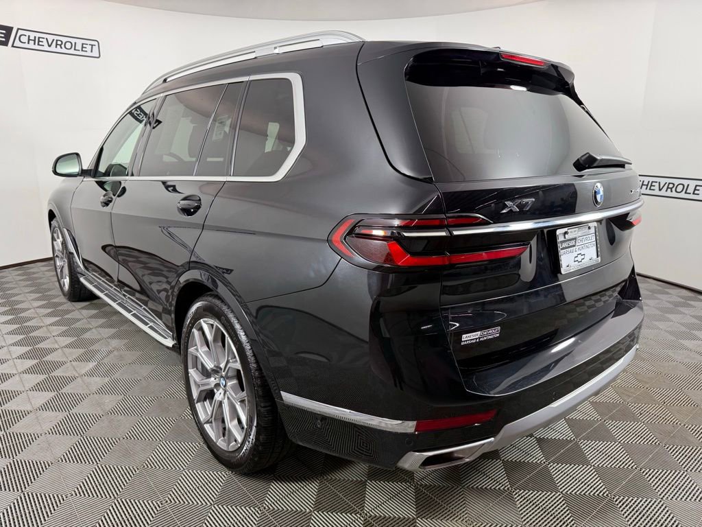 Used 2025 BMW X7 xDrive40i image 4