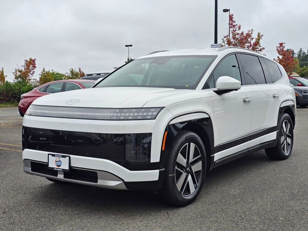 New 2026 Hyundai Ioniq 9 SEL image 3