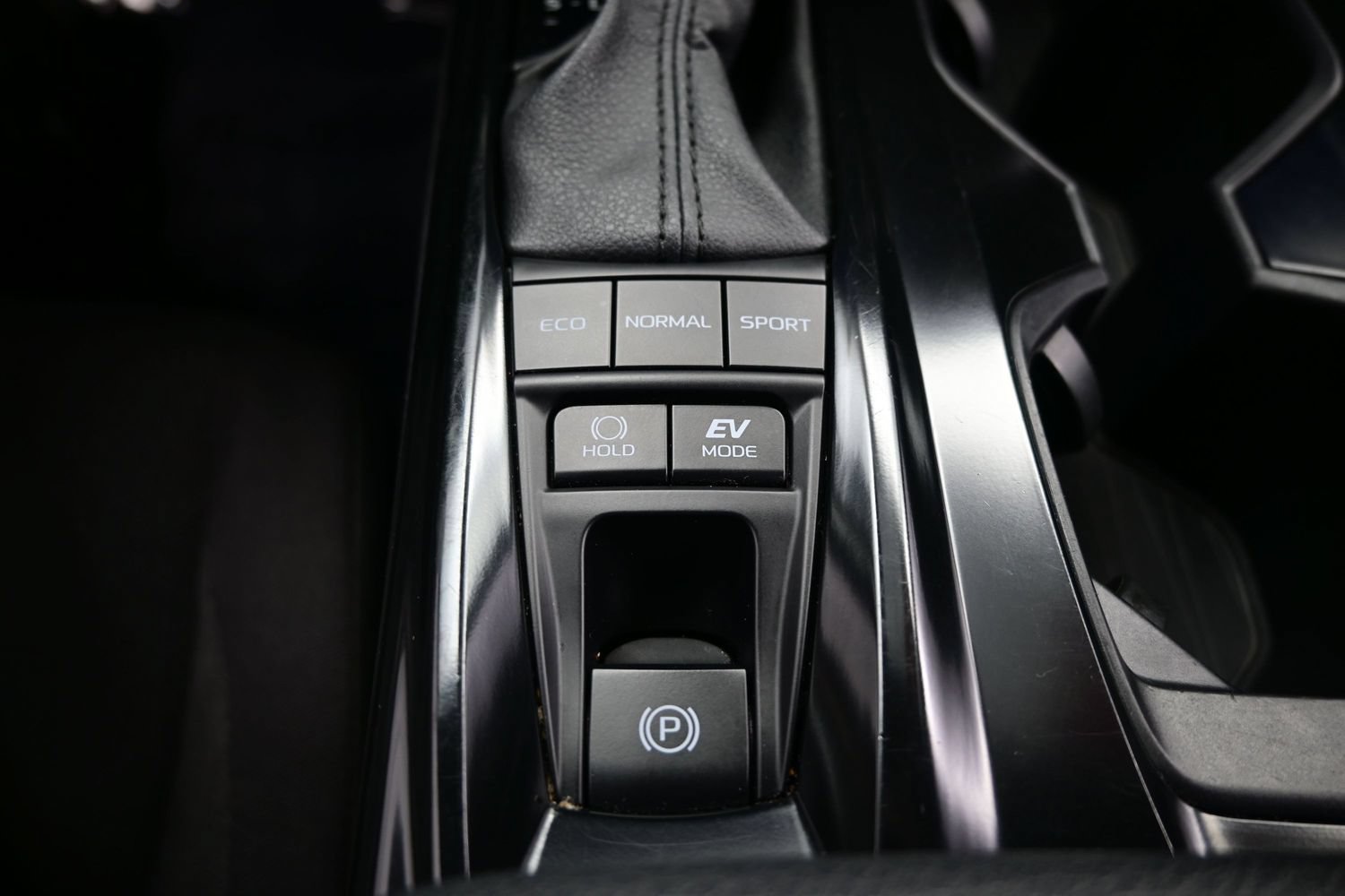 Used 2025 Toyota Camry LE FWD image 21