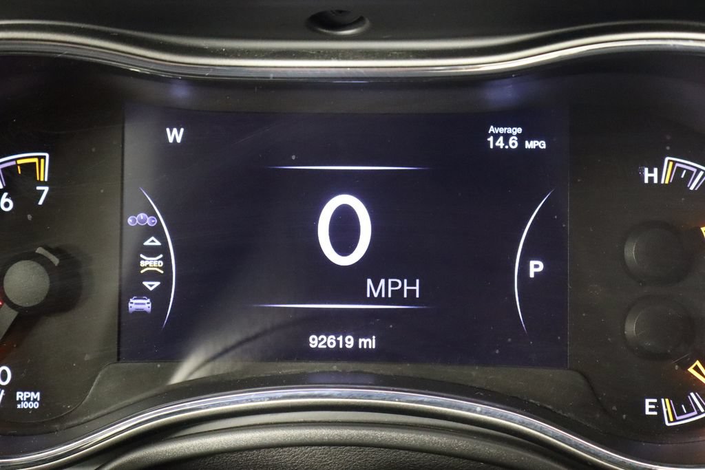 Used 2022 Jeep Grand Cherokee Laredo E RWD image 39