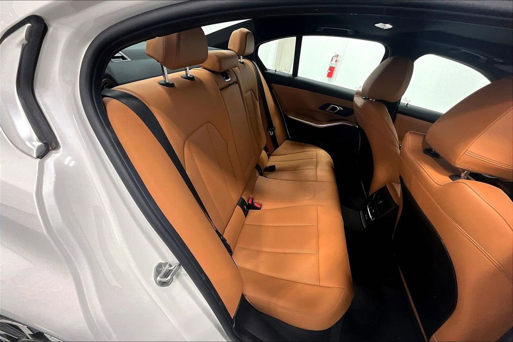 New 2025 BMW 330i Sedan w/ Convenience Package RWD image 9