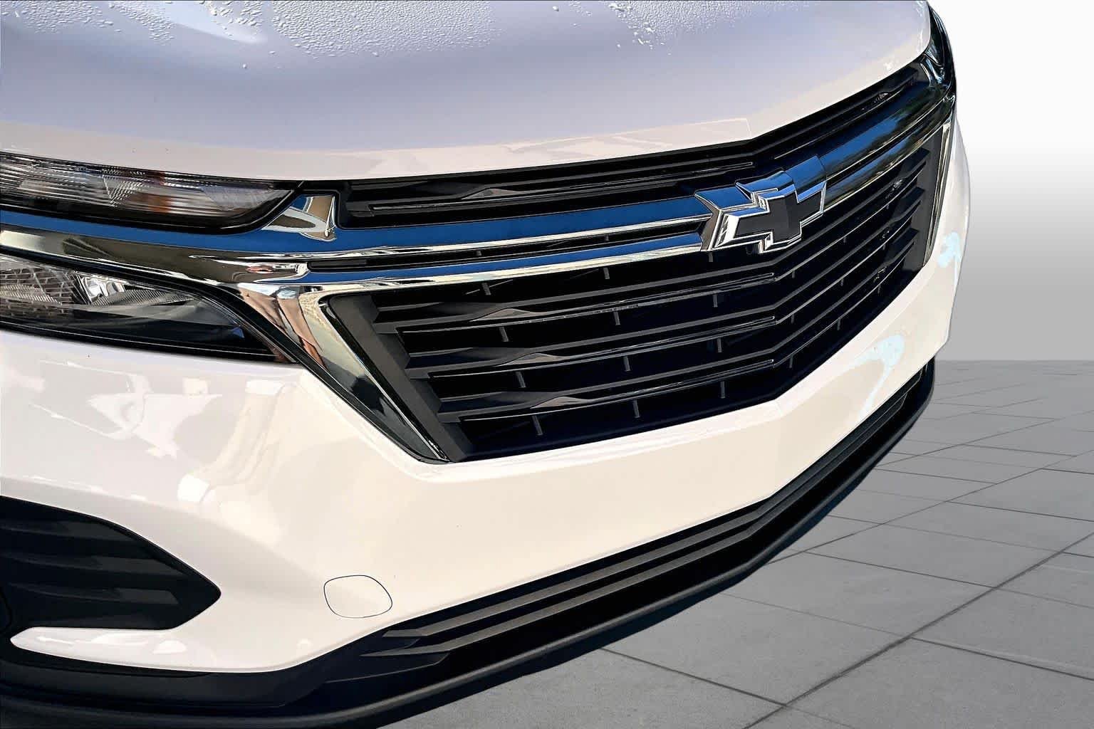 Used 2023 Chevrolet Equinox LS w/ Midnight Edition FWD image 29
