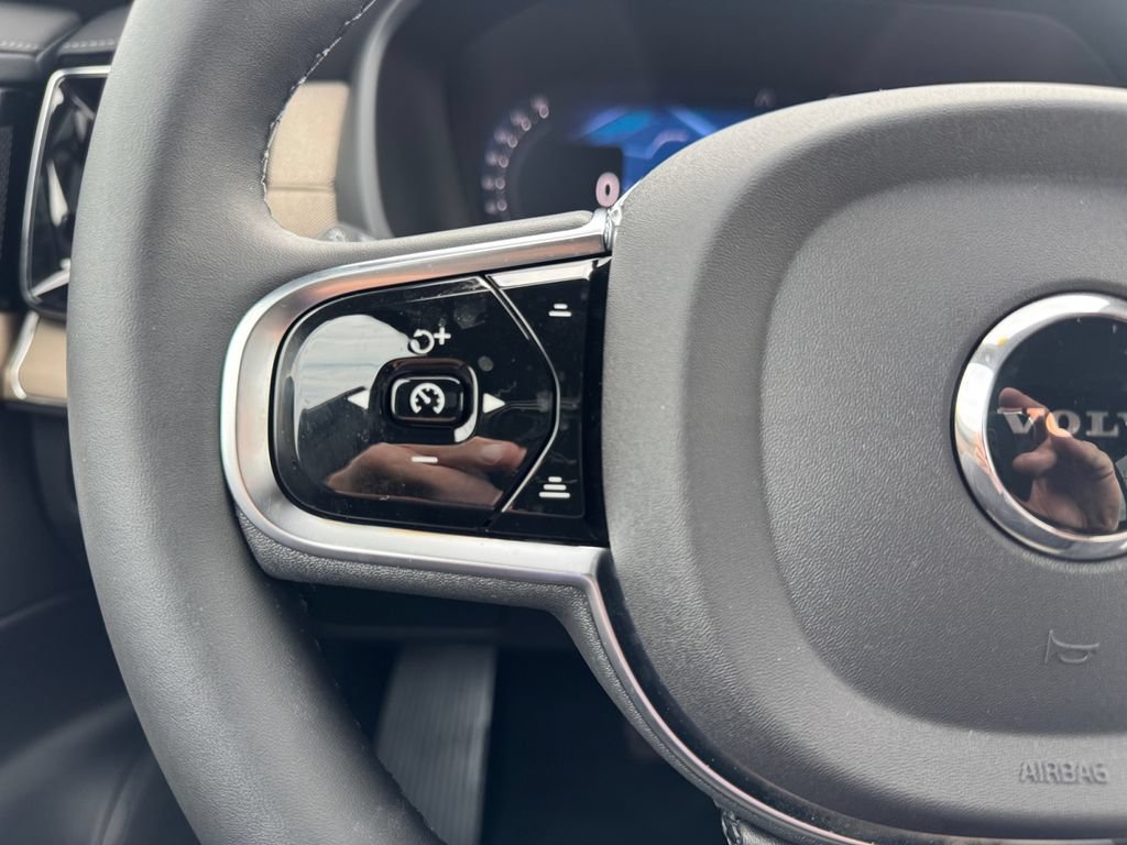 New 2027 Volvo XC90 B6 Plus AWD/4WD image 14