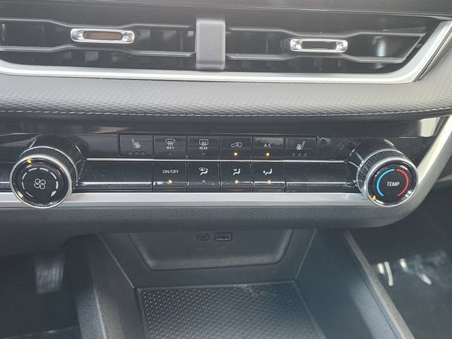 Used 2026 Chevrolet Equinox LT FWD image 21
