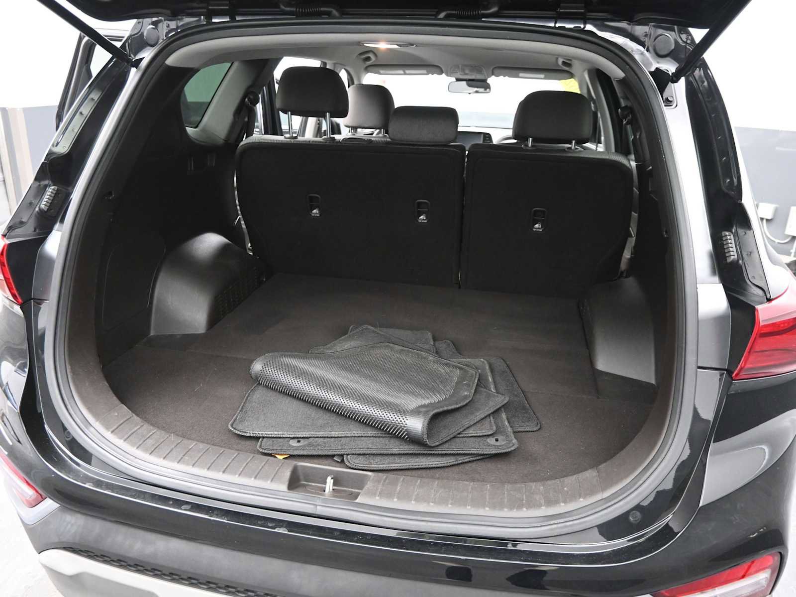 Used 2020 Hyundai Santa Fe SE image 14