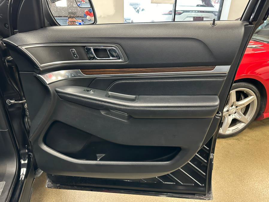 Used 2016 Ford Explorer Limited FWD image 34