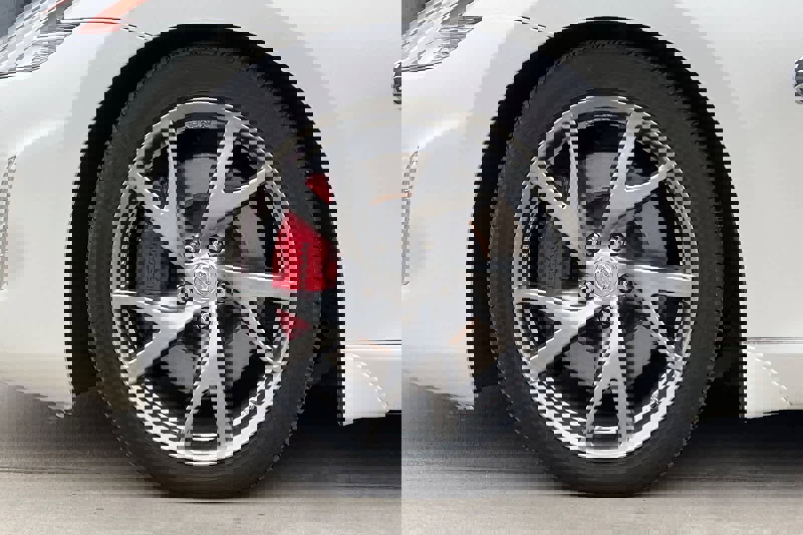 Used 2015 Nissan 370Z Touring Sport image 13