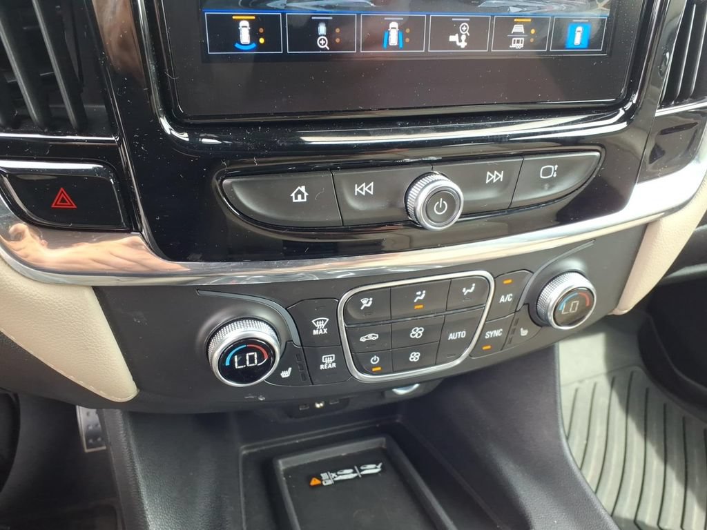 Used 2022 Chevrolet Traverse LT AWD/4WD image 12