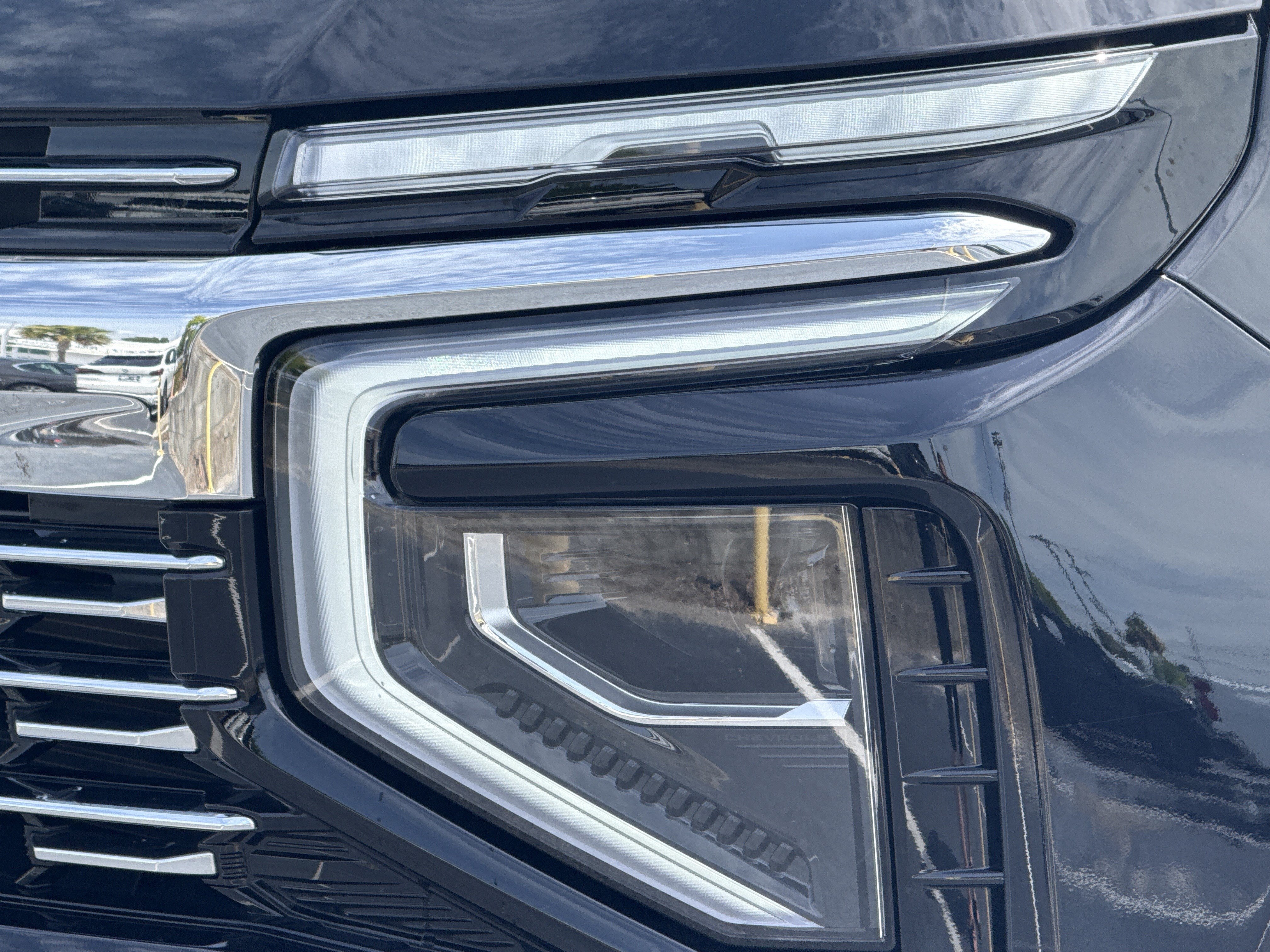 Used 2025 Chevrolet Tahoe Premier AWD/4WD image 6