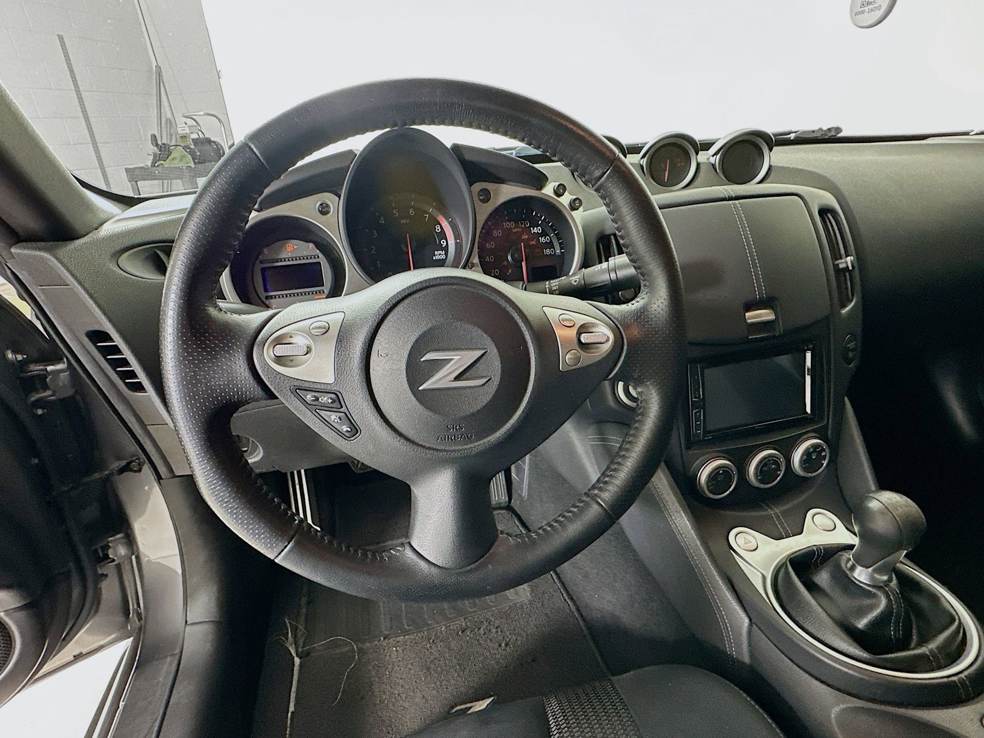 Used 2017 Nissan 370Z Coupe RWD image 12