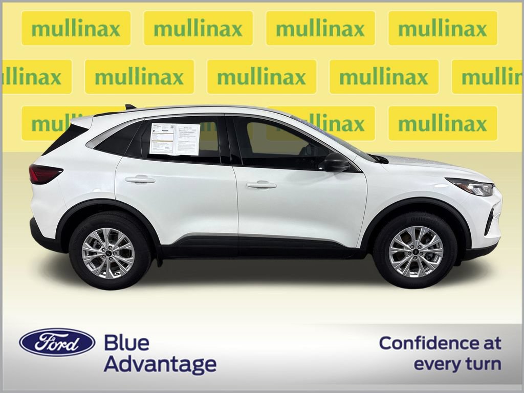 Certified 2023 Ford Escape Active AWD/4WD image 2
