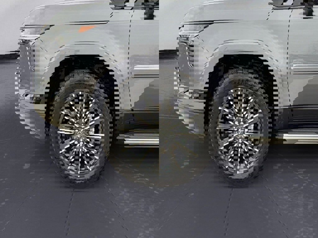 Used 2025 Lexus GX 550 w/ Accessory Package (2T) image 17