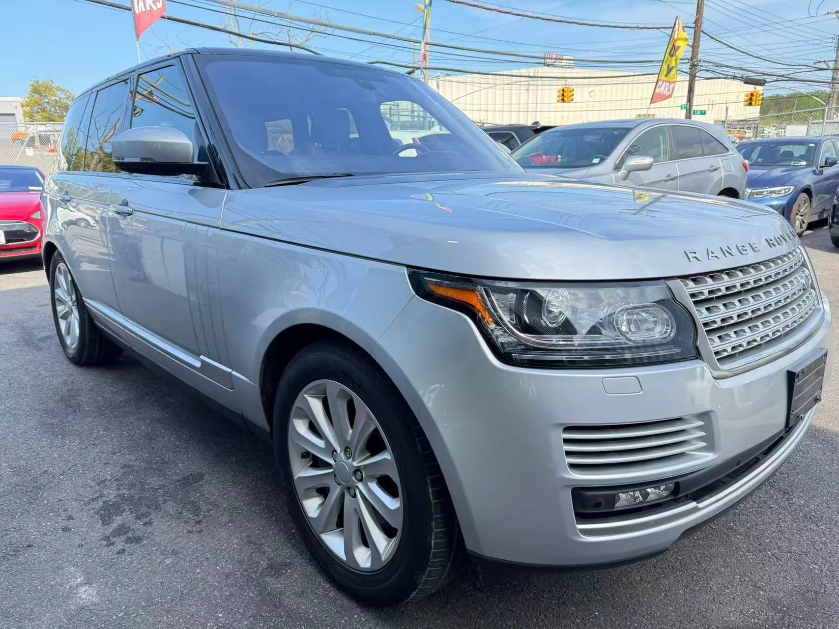 Used 2016 Land Rover Range Rover HSE image 2