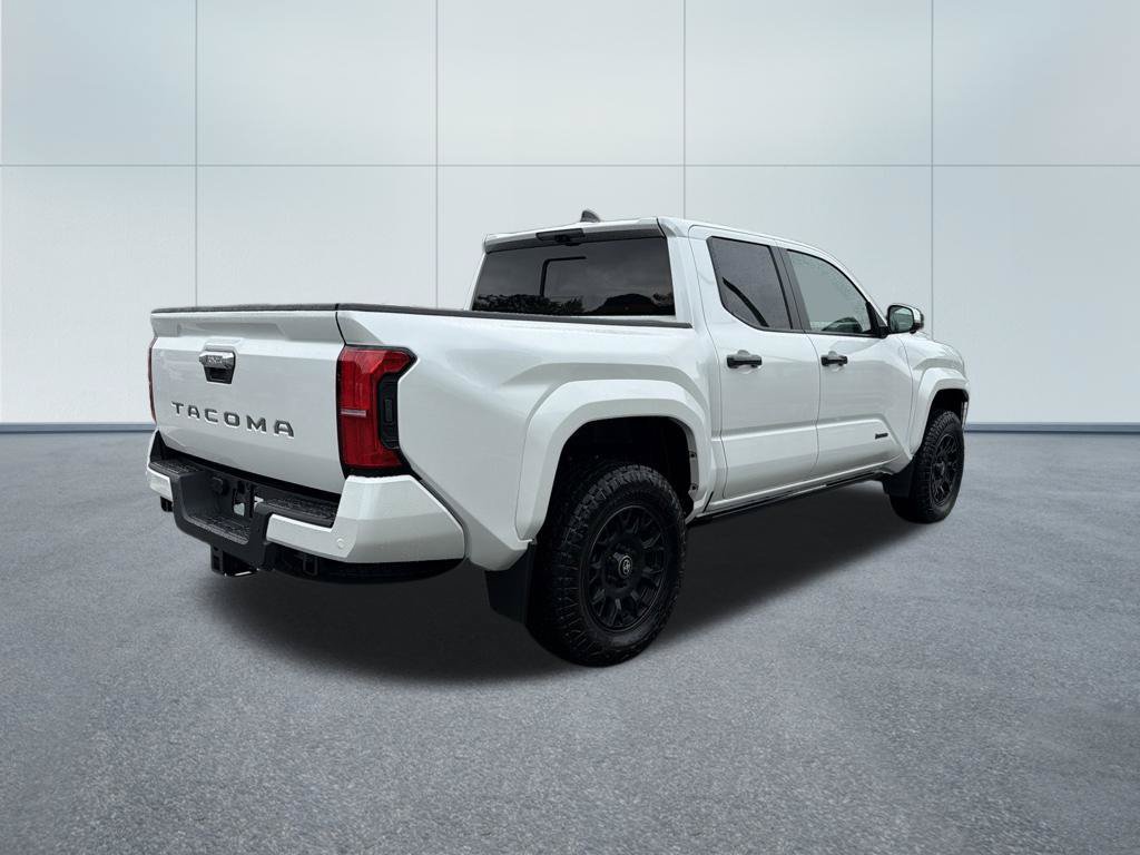 Used 2024 Toyota Tacoma Limited w/ Limited Package (LT) AWD/4WD image 5