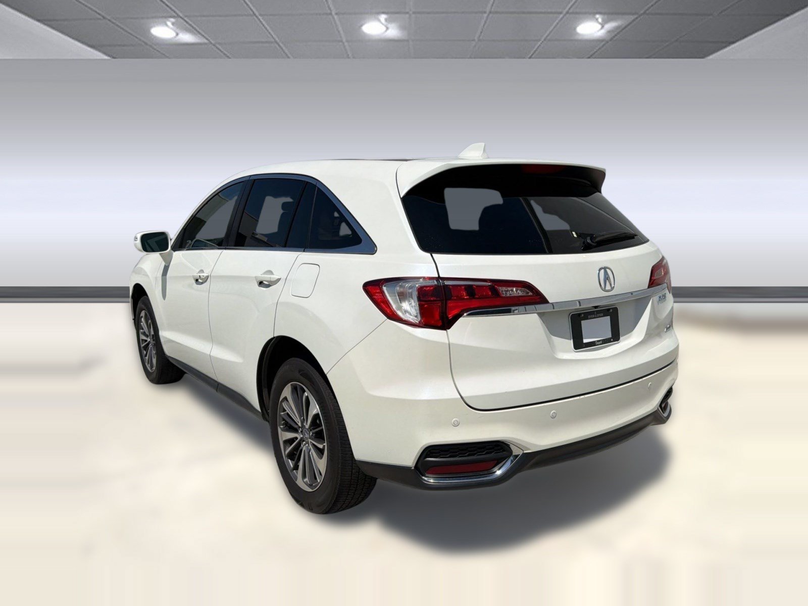 Used 2018 Acura RDX w/ Advance Package AWD/4WD image 3