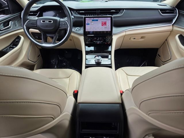 Certified 2022 Jeep Grand Cherokee Limited w/ Luxury Tech Group II image 13