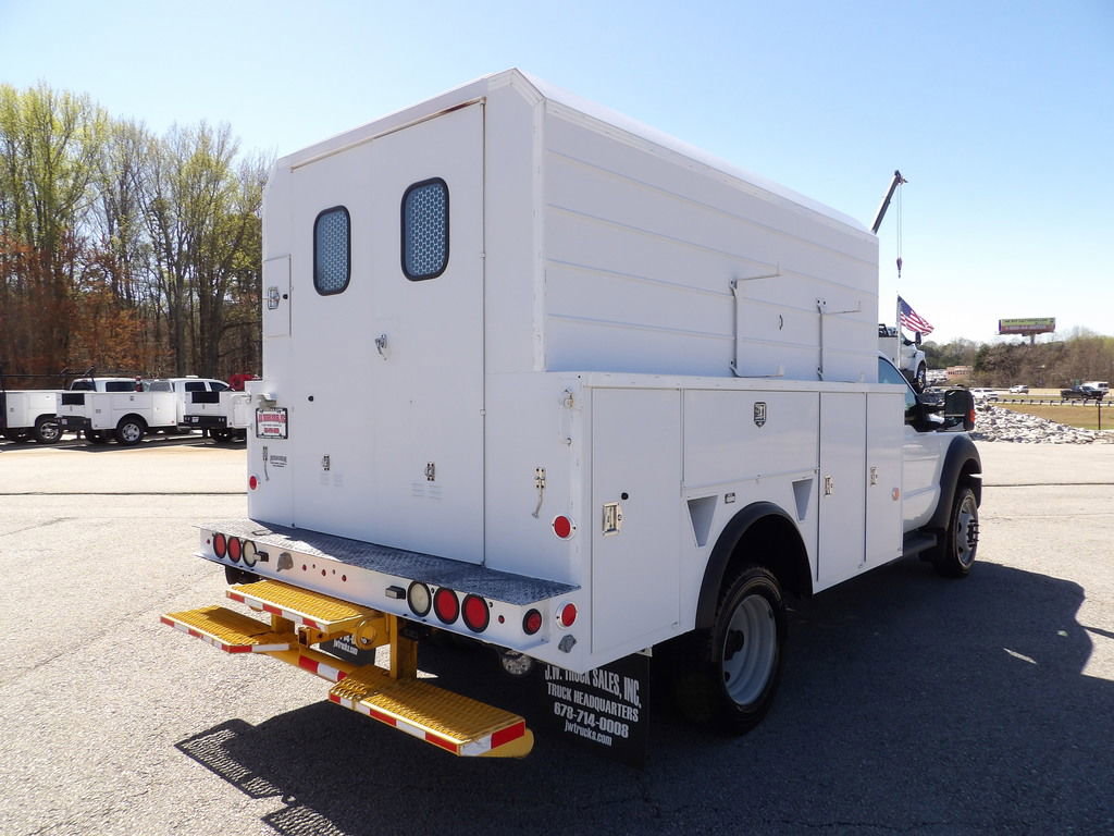 Used 2015 Ford F550 2WD Regular Cab Super Duty image 7